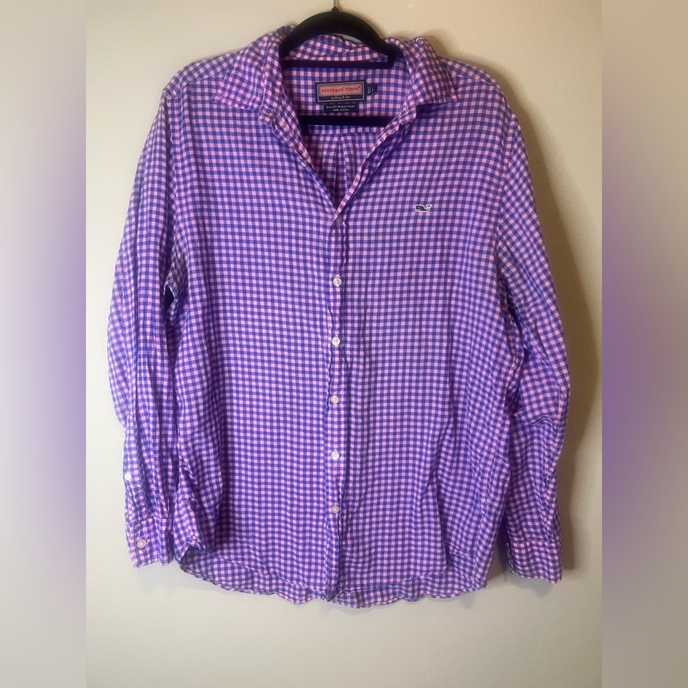 Vineyard vines pink white and blue checked men’s long sleeve slim fit in large.